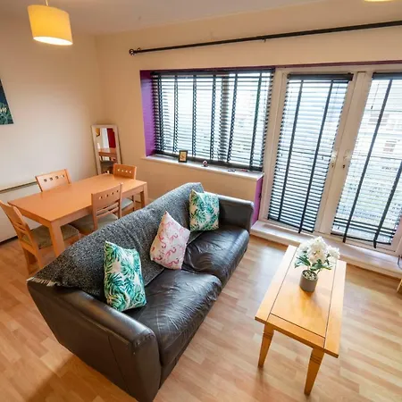 Cosy With Free Parking *